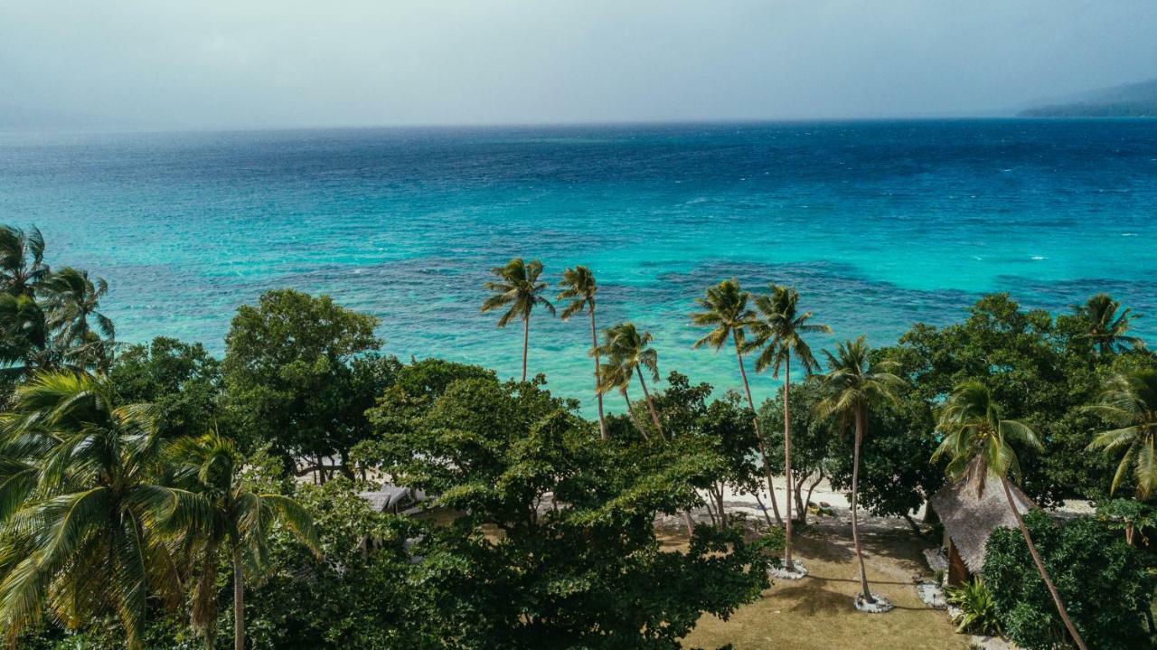 Whispering Palms - Absolute Beachfront Villas Порт-Вила Экстерьер фото
